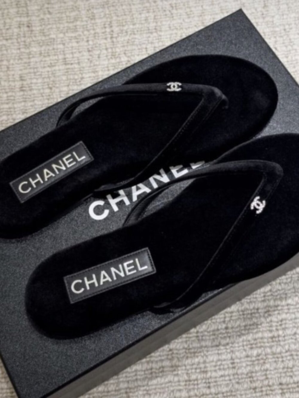 Chanel Velvet Flip-Flop Sandals - Picture 2 of 4
